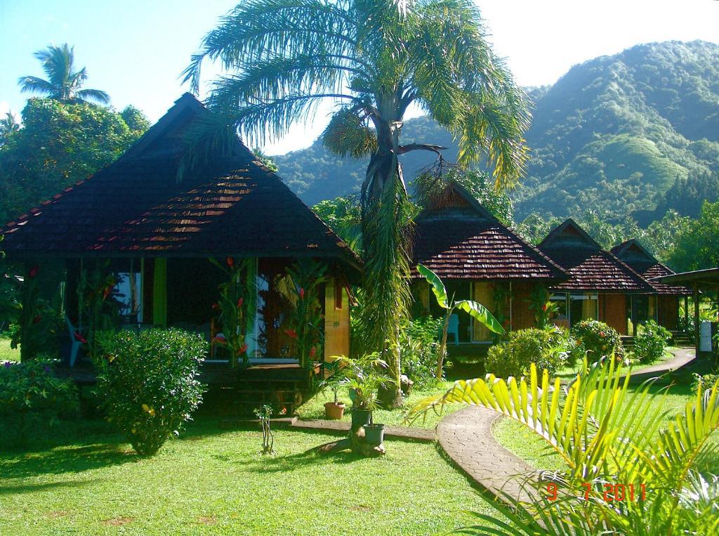 Tauhanihani Village Lodge La Vague Bleue Teahupoo エクステリア 写真