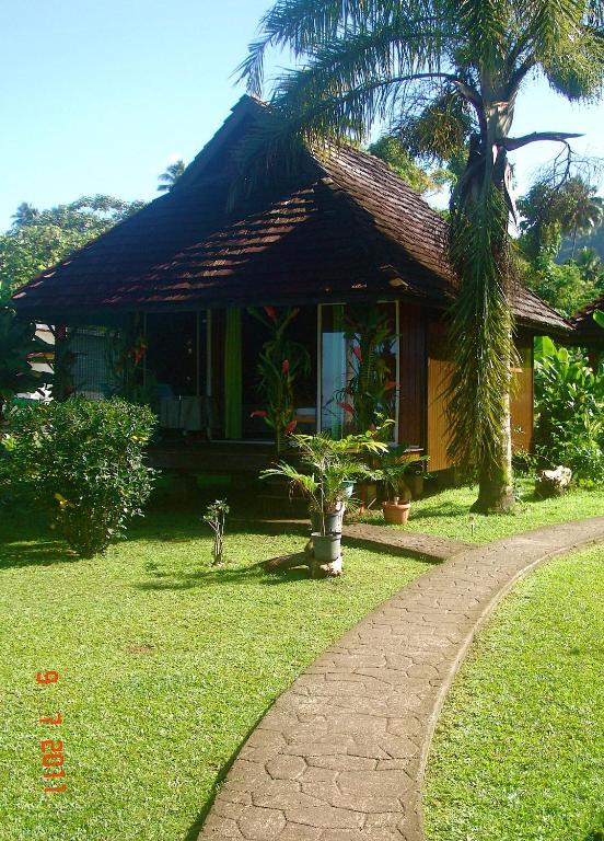 Tauhanihani Village Lodge La Vague Bleue Teahupoo エクステリア 写真