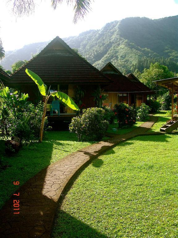 Tauhanihani Village Lodge La Vague Bleue Teahupoo エクステリア 写真
